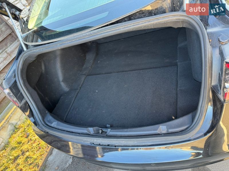 Седан Tesla Model 3 2020 в Києві