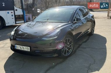 Седан Tesla Model 3 2020 в Киеве