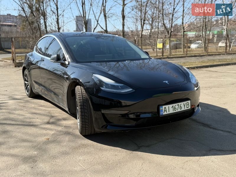 Седан Tesla Model 3 2020 в Києві