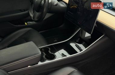 Седан Tesla Model 3 2018 в Киеве