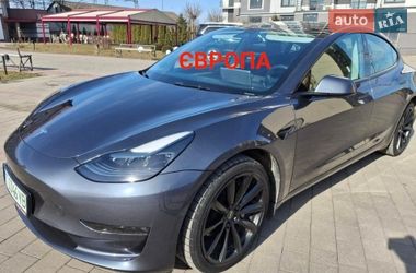 Седан Tesla Model 3 2022 в Івано-Франківську