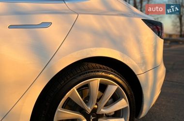 Седан Tesla Model 3 2019 в Броварах