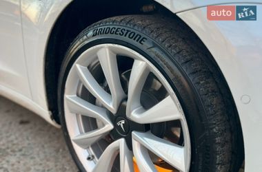Седан Tesla Model 3 2019 в Броварах