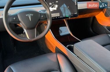 Седан Tesla Model 3 2019 в Броварах