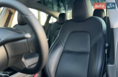 Седан Tesla Model 3 2019 в Броварах