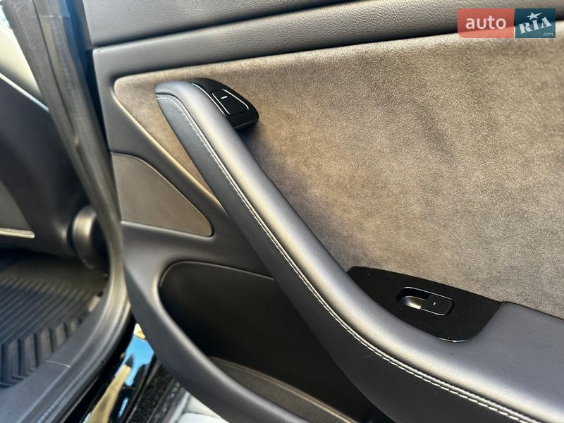 Седан Tesla Model 3 2019 в Львове