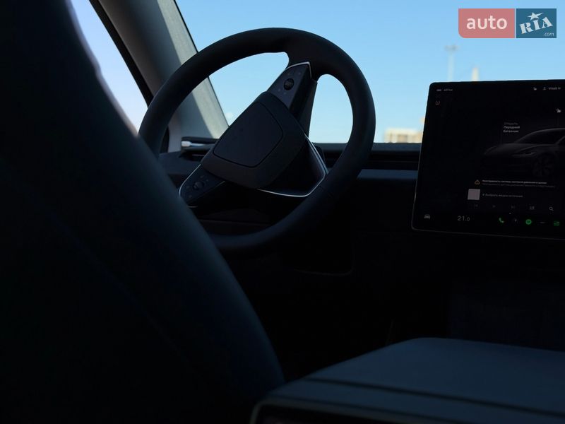 Седан Tesla Model 3 2025 в Львове фото 18 Седан Tesla Model 3 2025 в Львове