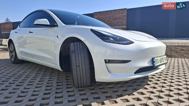 Седан Tesla Model 3 2023 в Хмельницком