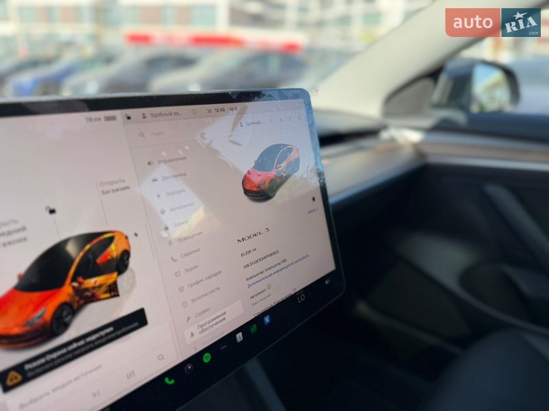 Седан Tesla Model 3 2023 в Львове