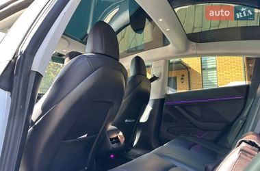 Седан Tesla Model 3 2021 в Виннице