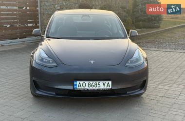 Седан Tesla Model 3 2023 в Стрию