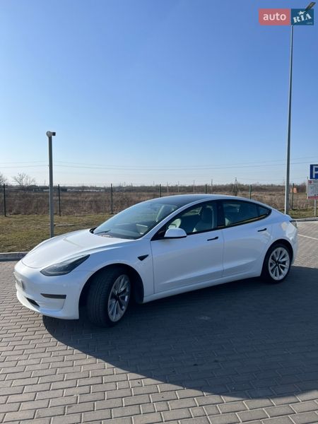 Седан Tesla Model 3 2022 в Ивано-Франковске