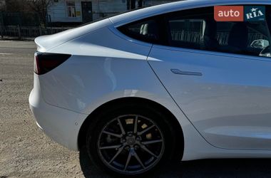 Седан Tesla Model 3 2020 в Киеве