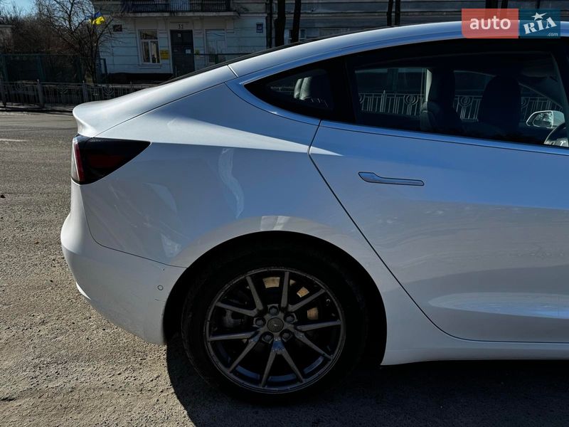 Седан Tesla Model 3 2020 в Киеве фото 6 Седан Tesla Model 3 2020 в Киеве