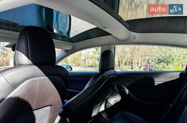Седан Tesla Model 3 2020 в Киеве