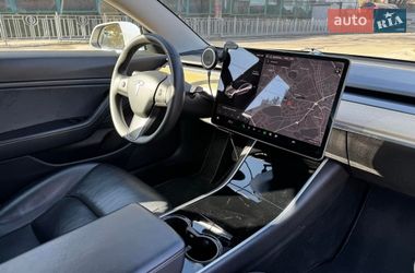 Седан Tesla Model 3 2020 в Киеве