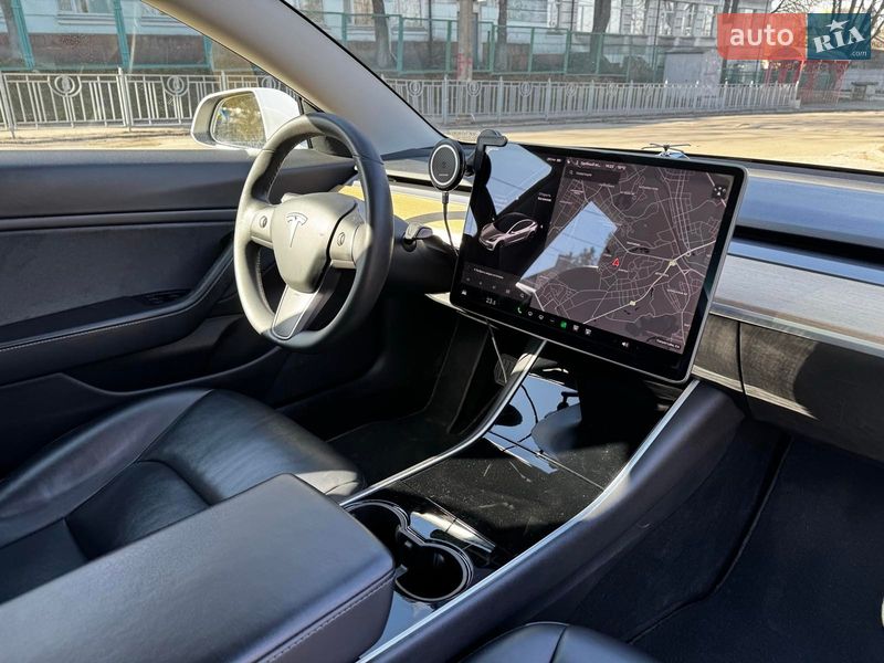 Седан Tesla Model 3 2020 в Киеве фото 30 Седан Tesla Model 3 2020 в Киеве