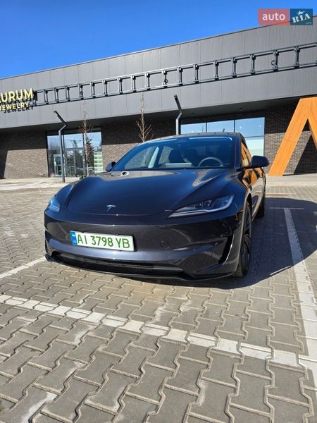Седан Tesla Model 3 2024 в Киеве
