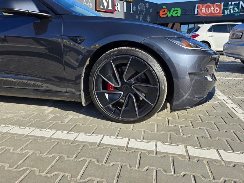 Седан Tesla Model 3 2024 в Киеве