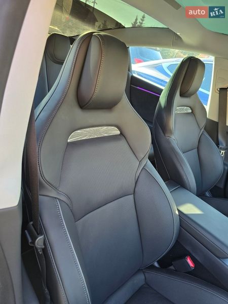 Седан Tesla Model 3 2024 в Киеве