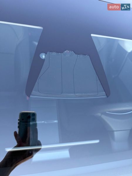 Седан Tesla Model 3 2024 в Львове