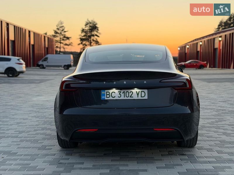 Седан Tesla Model 3 2024 в Львове