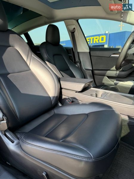 Седан Tesla Model 3 2021 в Запоріжжі