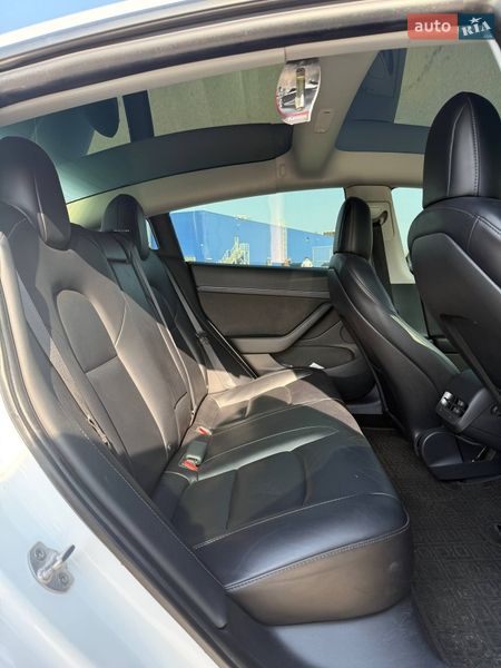 Седан Tesla Model 3 2021 в Запоріжжі