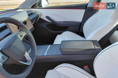 Седан Tesla Model 3 2024 в Києві