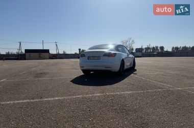 Седан Tesla Model 3 2022 в Киеве