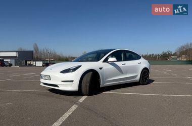 Седан Tesla Model 3 2022 в Киеве