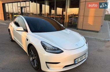 Седан Tesla Model 3 2022 в Днепре