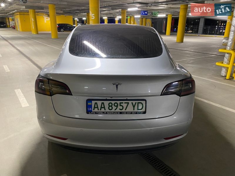 Седан Tesla Model 3 2018 в Києві