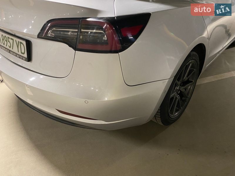 Седан Tesla Model 3 2018 в Києві