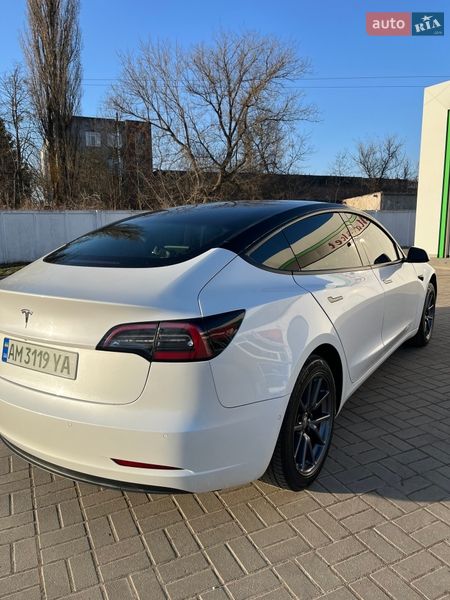 Седан Tesla Model 3 2019 в Житомире