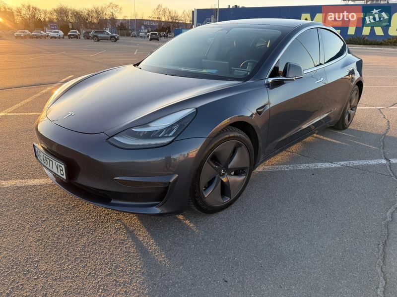 Tesla Model 3 2020