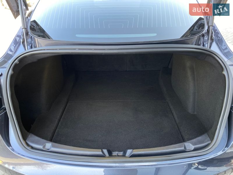 Седан Tesla Model 3 2019 в Запоріжжі