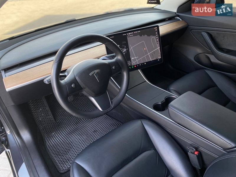 Седан Tesla Model 3 2019 в Запоріжжі