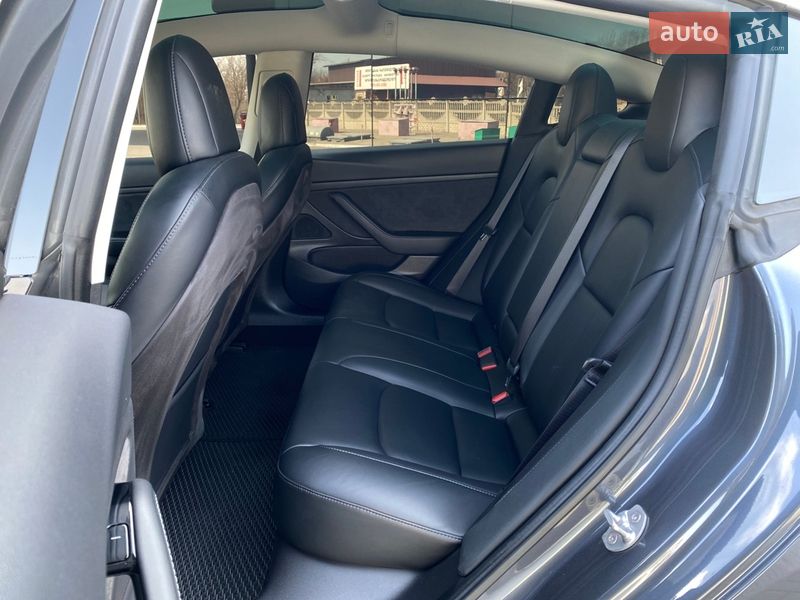Седан Tesla Model 3 2019 в Запоріжжі
