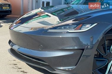 Седан Tesla Model 3 2024 в Киеве
