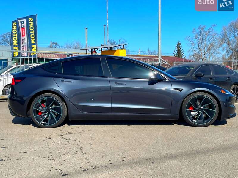 Седан Tesla Model 3 2024 в Киеве фото 16 Седан Tesla Model 3 2024 в Киеве