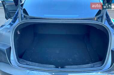 Седан Tesla Model 3 2024 в Киеве