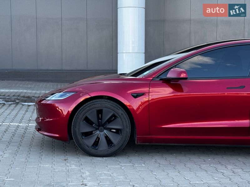 Седан Tesla Model 3 2024 в Києві
