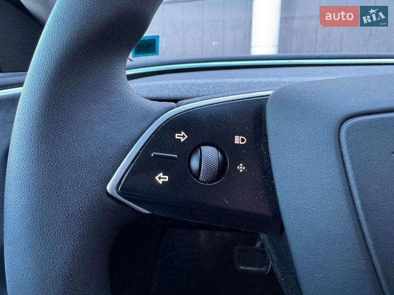 Седан Tesla Model 3 2024 в Києві