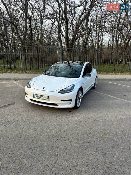 Седан Tesla Model 3 2019 в Одесі