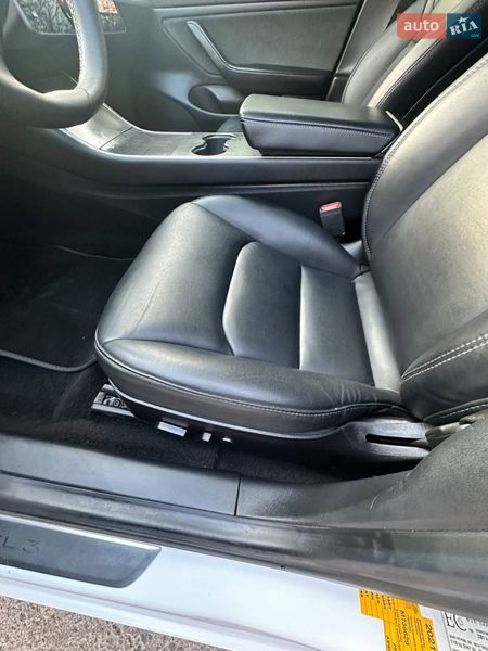 Седан Tesla Model 3 2019 в Одесі