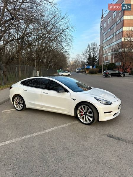 Седан Tesla Model 3 2019 в Одесі