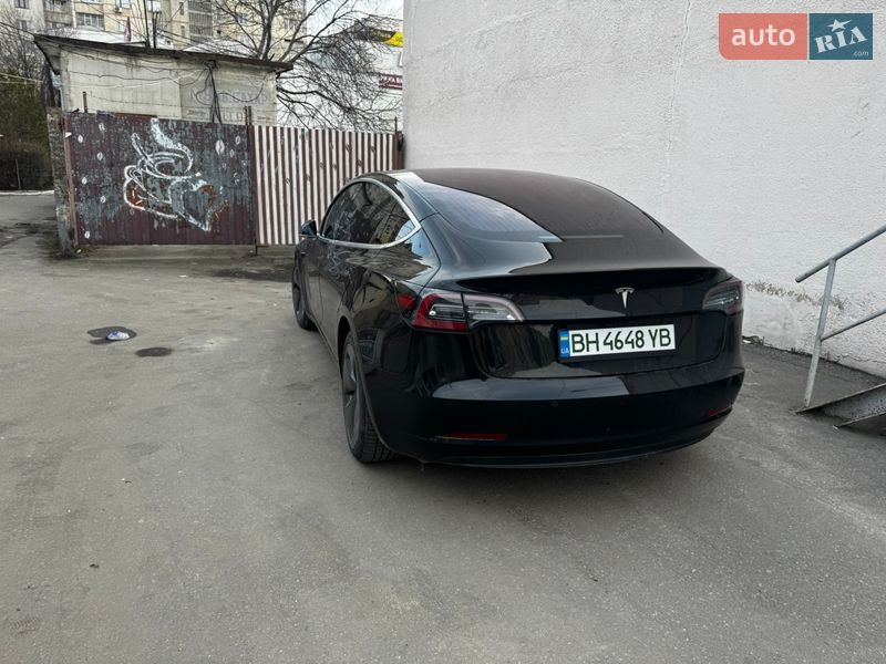 Седан Tesla Model 3 2018 в Харкові