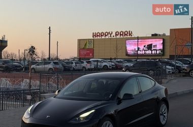 Седан Tesla Model 3 2022 в Ровно