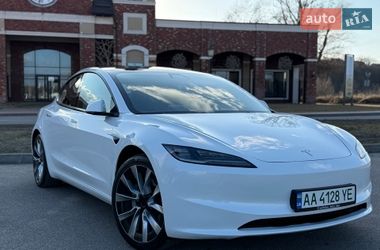 Седан Tesla Model 3 2024 в Киеве